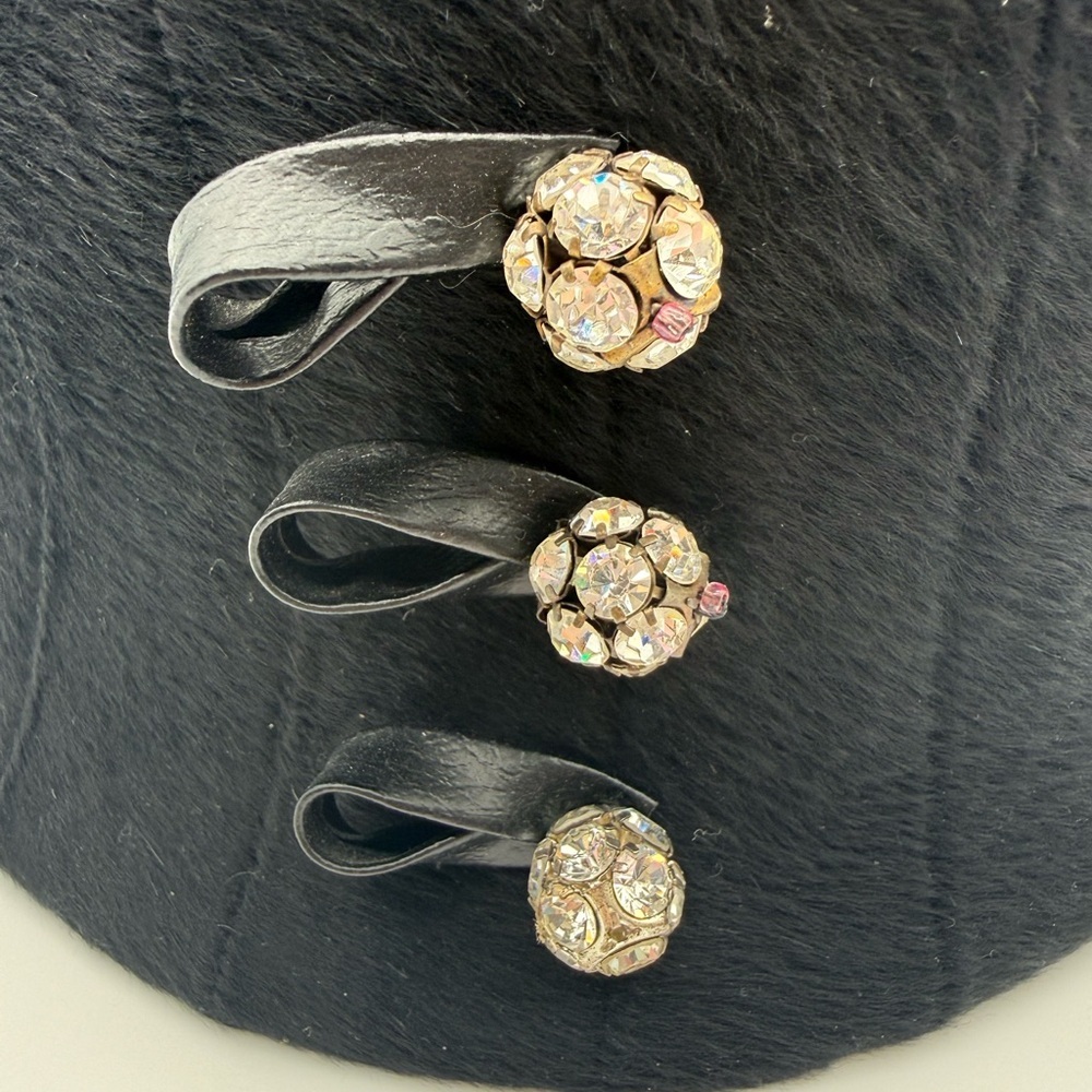 Christian Dior Chapeaux Jeweled Cocktail Hat (c. 1960–1962) Rare German‑Licensed - Picture 3 of 15